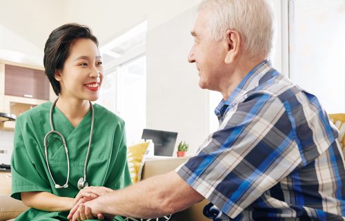 nurse-reassuring-patient-KL87H9P.jpg